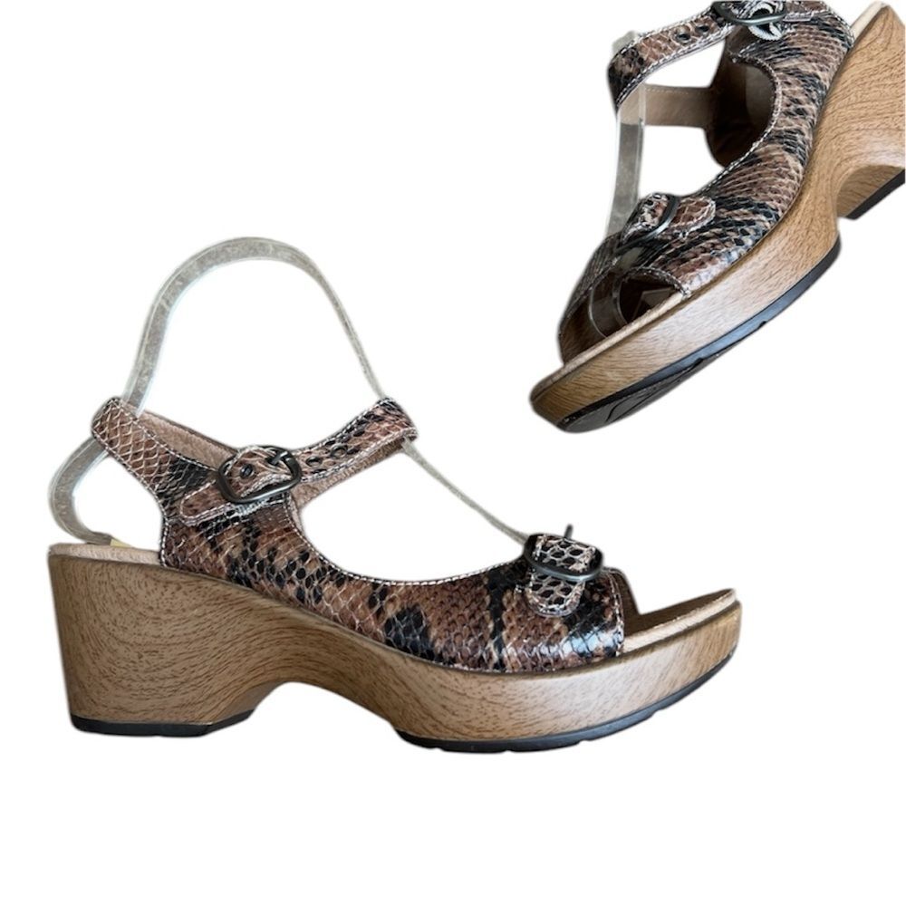 Dansko Joanie Brown Snake Leather Ankle Strap Comfort Sandal Sz 37